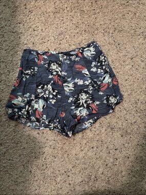 Lush floral shorts size M